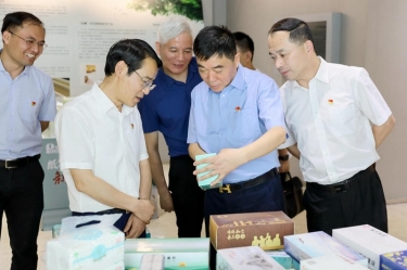 要闻 | 嘉兴市委副书记、政法委书记帅燮琅一行莅临CA88纸业调研指导